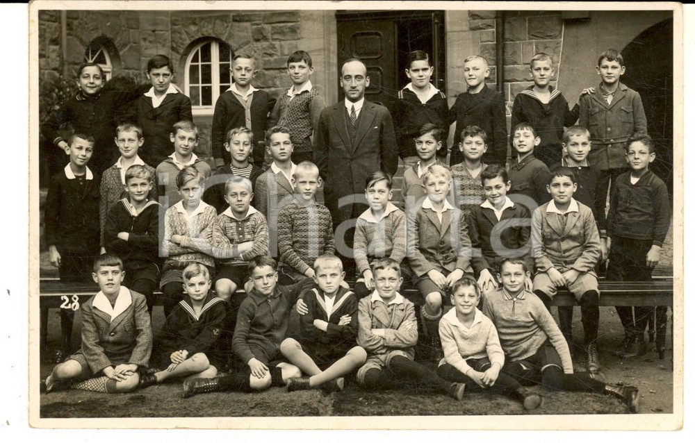 Fotografia d epoca originale 1920 ca PFORZHEIM SCUOLA Classe elementare maschile con il maestro Foto VINTAGE 1
