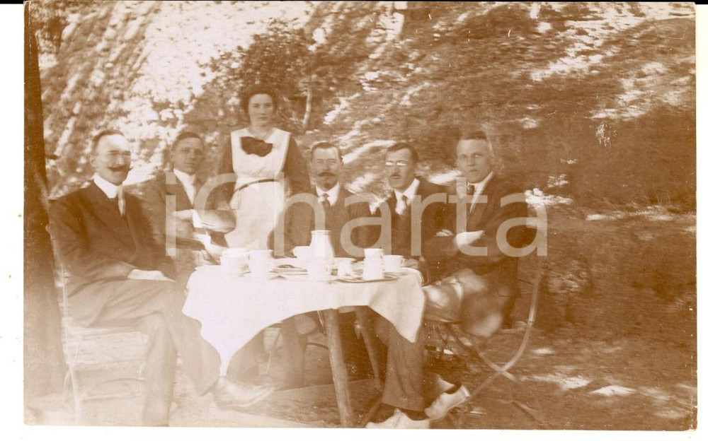 Fotografia d epoca originale 1910 ca SCHWEINFURT Uomini della famiglia SACHS in giardino  Foto VINTAGE 1