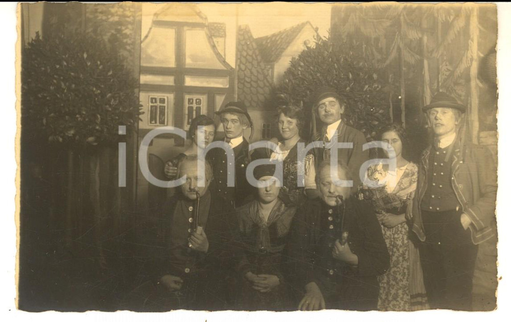 Fotografia d epoca originale 1925 ca GERMANIA TEATRO BAUERNTHEATER Attori di commedia  Foto cartolina 1