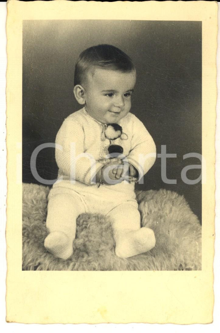 Fotografia d epoca originale 1930 ca BRUNNDOBRA GERMANIA Ritratto di bambino di pochi mesi Foto cartolina 1