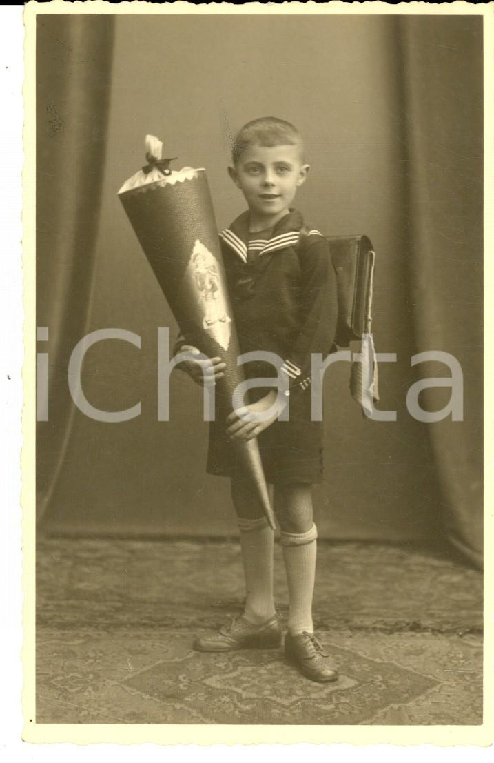 Cartolina originale da collezione 1930 ca NURNBERG Ritratto di un bambino in tenuta di scuola  Foto cartolina 1