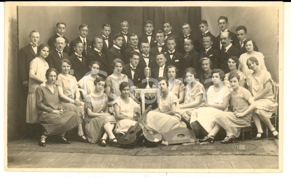 Fotografia d epoca originale 1930 ca MUSICA FURTH Ritratto di una giovane orchestra Foto cartolina VINTAGE 1
