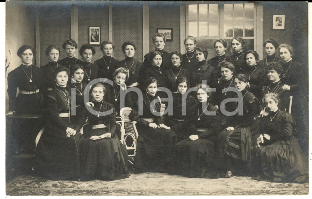1909 GERMANIA Confraternita religiosa - Gruppo di donne - Foto cartolina  Fotografia d'epoca, in formato cartolina postale. CONDIZIONI: G       originale e autentica 1