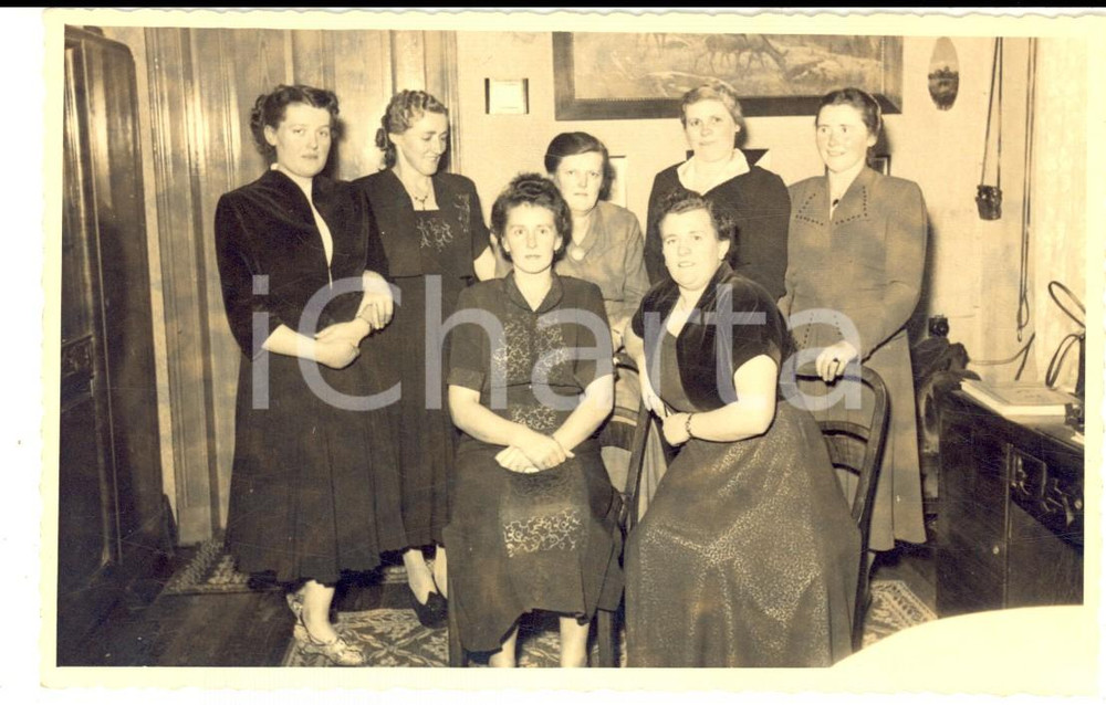 Cartolina originale da collezione 1930 ca BREDSTEDT Ritratto di famiglia al femminile  Foto cartolina VINTAGE 1