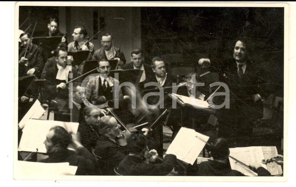 Fotografia d epoca originale 1940 ca WIENER NEUSTADT MUSICA  Orchestra classica in concerto  Foto cartolina 1