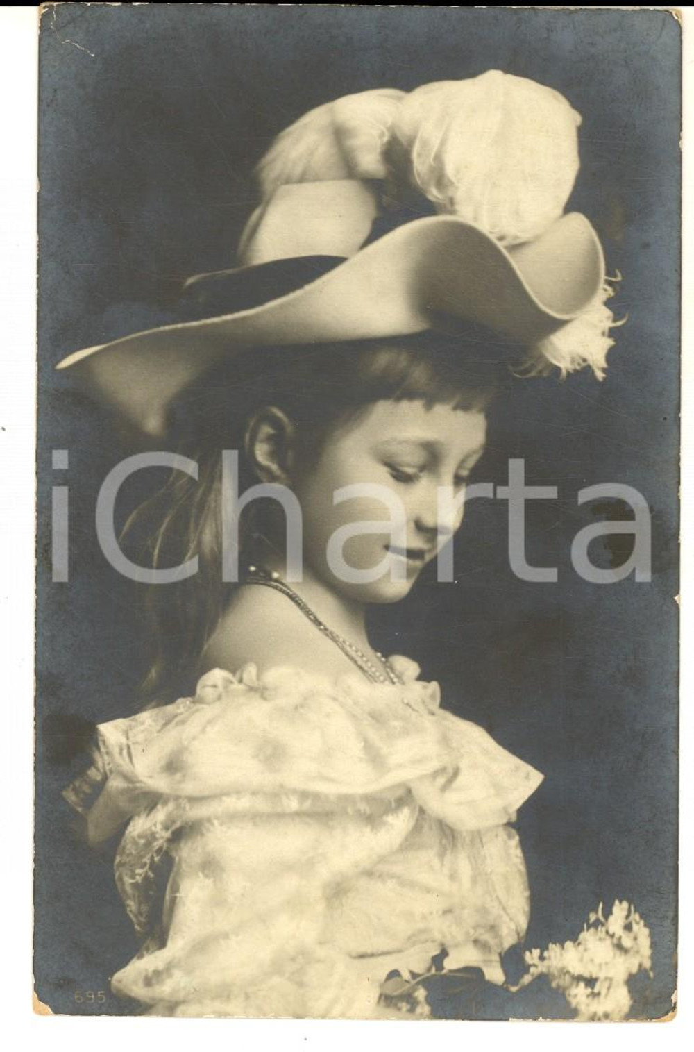 Cartolina originale da collezione 1920 ca GERMANY MODA Ritratto di bambina con cappello da donna  Foto CURIOSA 1