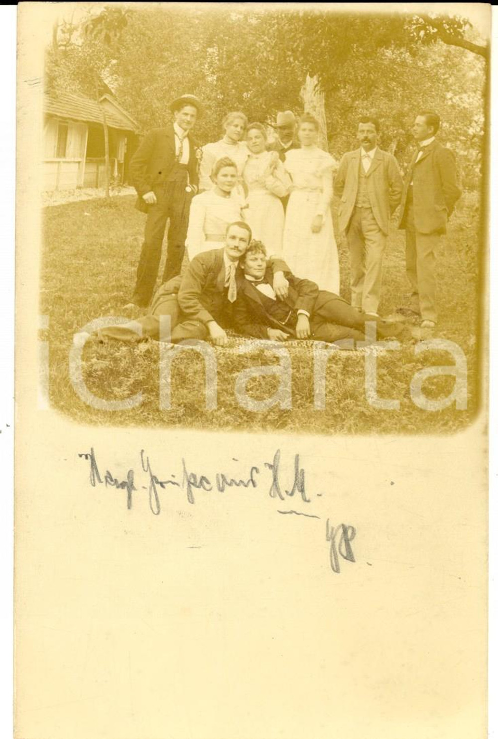 Fotografia d epoca originale 1901 GERMANIA Un gruppo di giovani amici in campagna Foto cartolina RARA 1