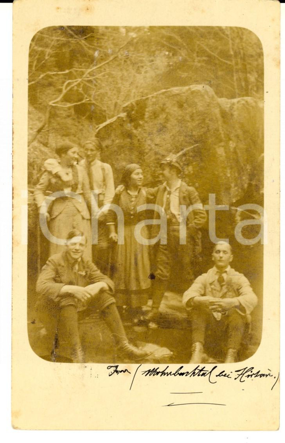 1916 MONBACHTAL Giovani escursionisti in abito da commedia - Foto VINTAGE Fotografia d'epoca, in formato cartolina postale. CONDIZIONI: G     originale e autentica 1