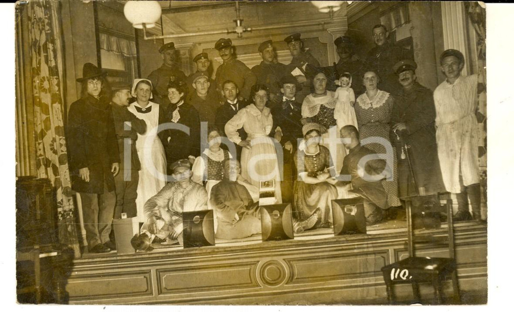Fotografia d epoca originale 1920 ca BAYREUTH TEATRO Commedia con poliziotti e marionette  Foto A. SCHAUPP 1