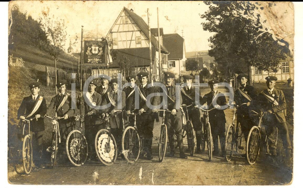 Fotografia d epoca originale 1926 WALDENBUCH Gruppo ciclistico giovanile  Radfahrer Verein Foto DANNEGGIATA 1