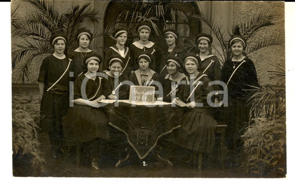 Cartolina originale da collezione 1924 ABSOLVIA WIESENTHEID Ritratto di un gruppo di studentesse  Foto cartolina 1