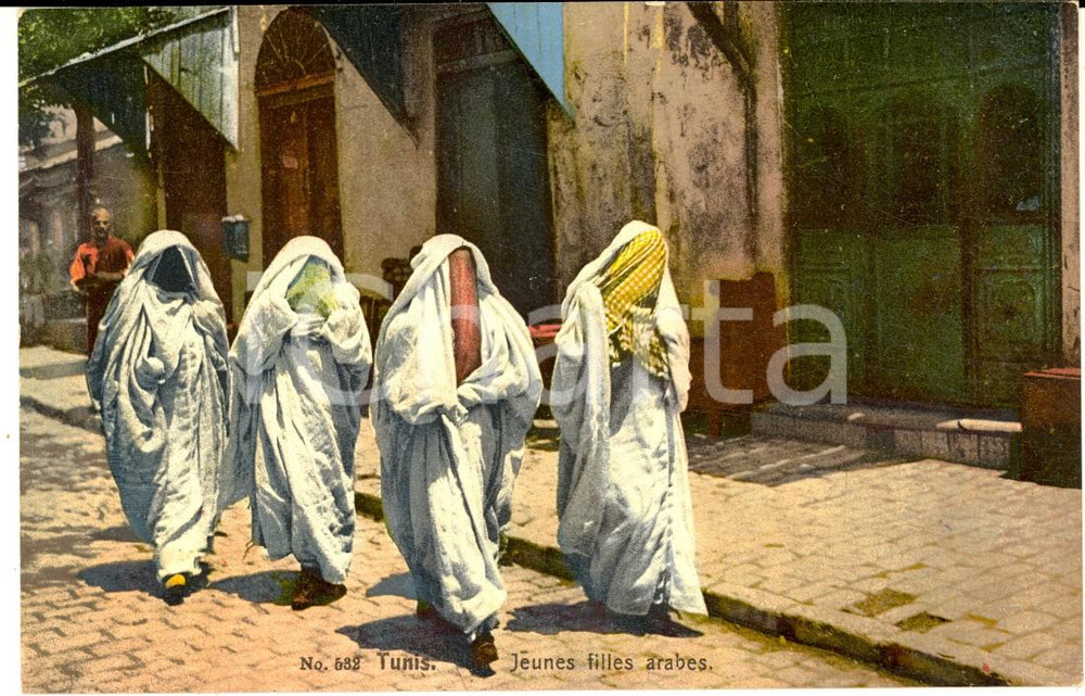 Cartolina originale da collezione 1915 ca TUNISI Giovani donne arabe completamente velate  Cartolina VINTAGE 1