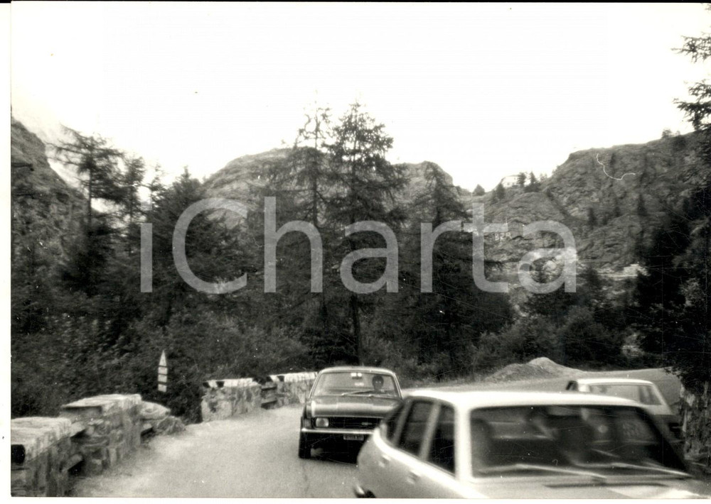 Fotografia d epoca originale 1976 VALTOURNENCHE AO Una strada nella valle  Foto VINTAGE 18x13 cm 1