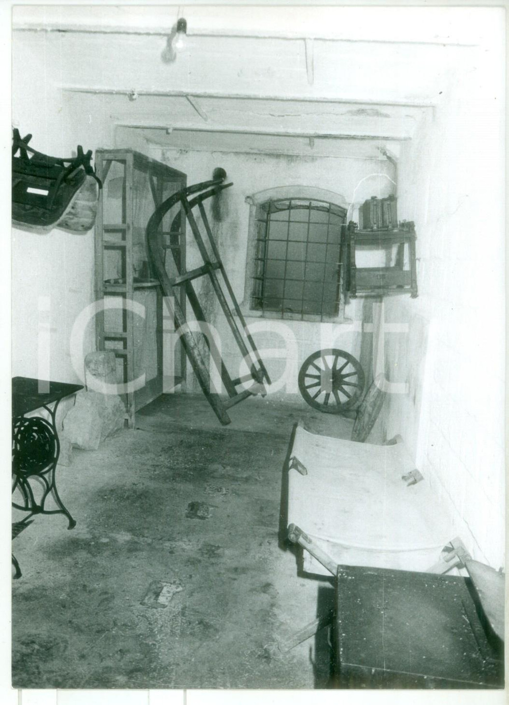 Fotografia d epoca originale 1982 FORTE BELVEDERE GSCHWENT TN Stanza interna della fortezza militare Foto 1