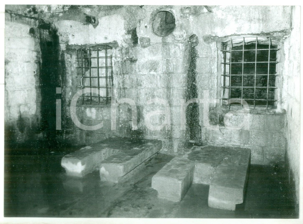 Fotografia d epoca originale 1982 FORTE BELVEDERE GSCHWENT TN Le cucine della fortezza militare Foto 18x13 1