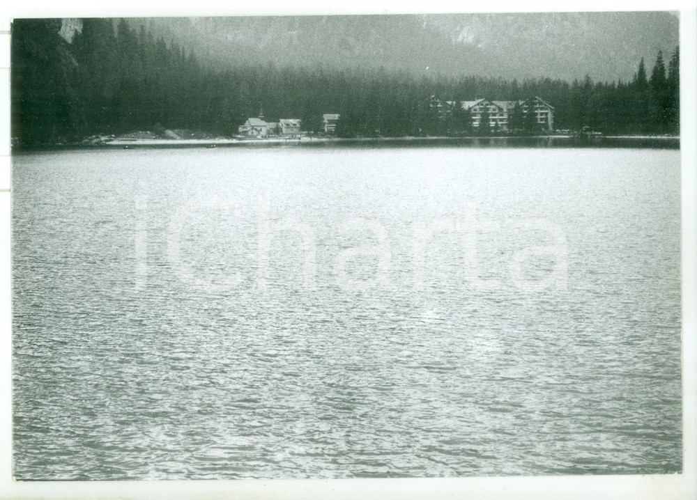 1979 BRAIES (BZ) La cappella sulla sponda del lago *Fotografia vintage 18x13 cm