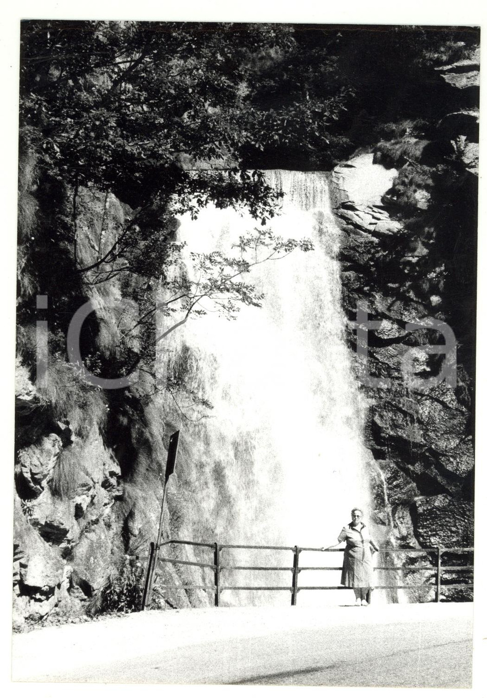 Fotografia d epoca originale 1980 VALLE ANZASCA Veduta del torrente QUARAZZA Foto ARTISTICA animata 1