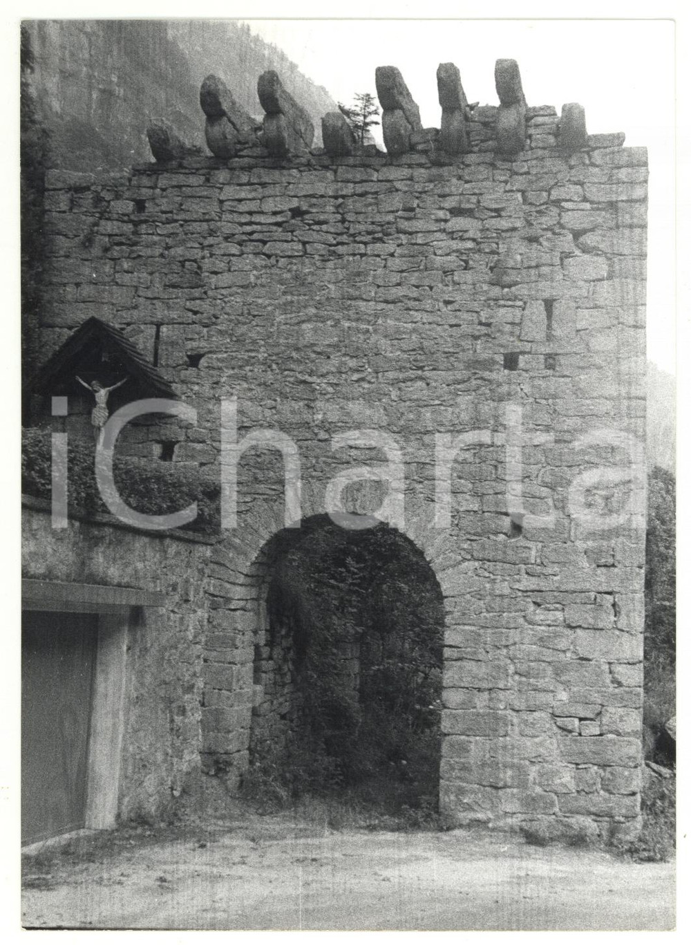 Fotografia d epoca originale 1980 VALLE DEVERO Porta dell antico forte Foto ARTISTICA 13x18 cm 1