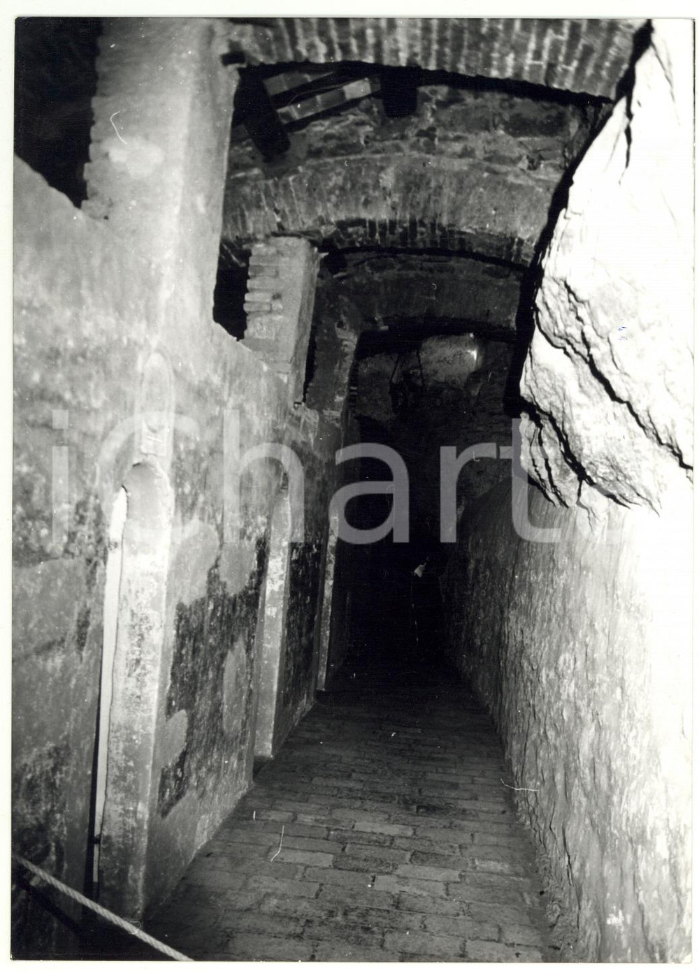 Fotografia d epoca originale 1977 ASSISI Eremo delle Carceri  Ingresso delle celle Foto VINTAGE 13x18 cm 1