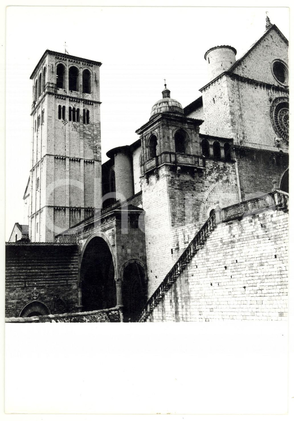 Fotografia d epoca originale 1979 ASSISI Basilica di San Francesco  Veduta del campanile Foto 13x18 cm 1