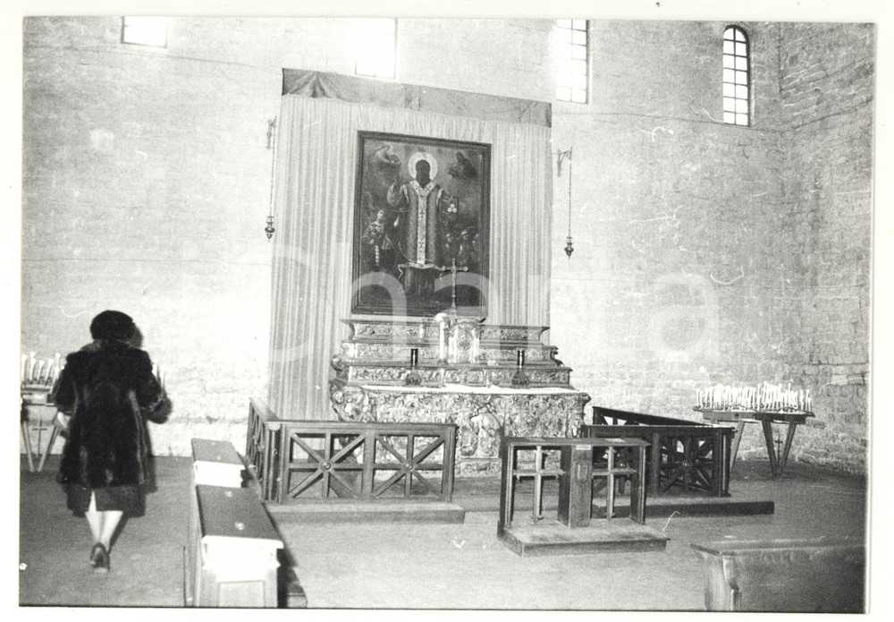 Fotografia d epoca originale 1980 BARI Basilica di SAN NICOLA  Altare in lamina d argento Foto ANIMATA 1
