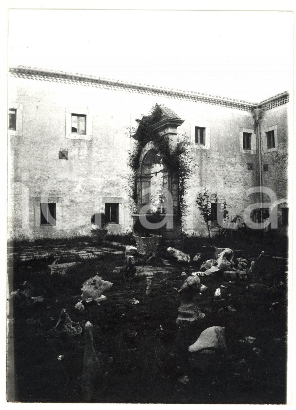 Fotografia d epoca originale 1979 SAN MARCO IN LAMIS FG Chiostro del SANTUARIO DI SAN MATTEO  Foto VINTAGE 1