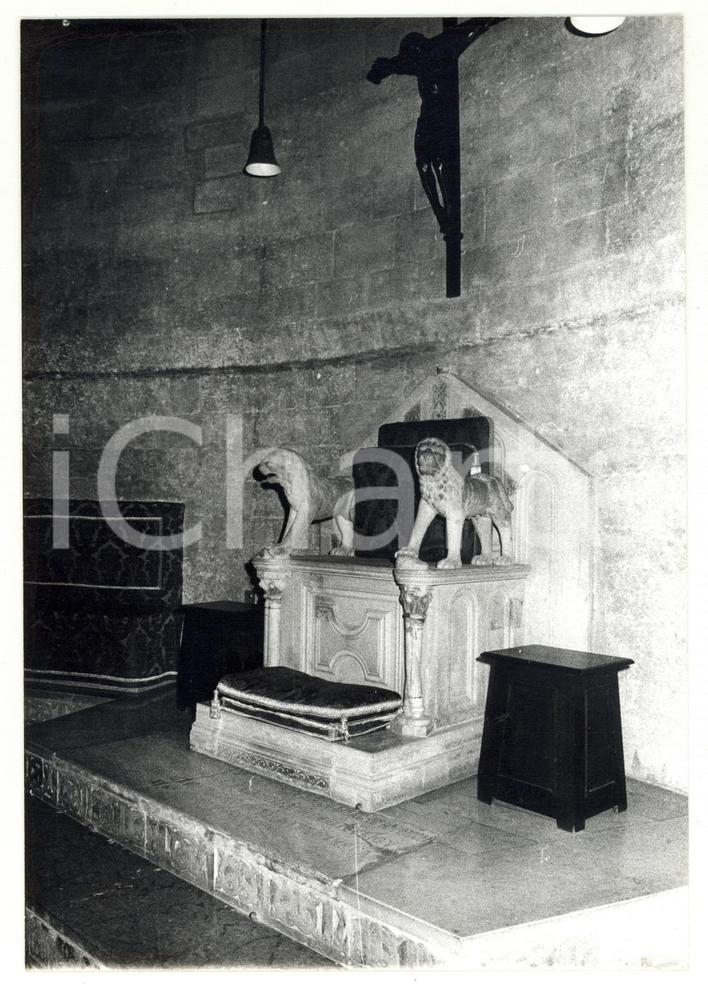 Fotografia d epoca originale 1980 BARI Cattedrale di SAN SABINO  Cattedra episcopale con leoni Foto 13x18 1