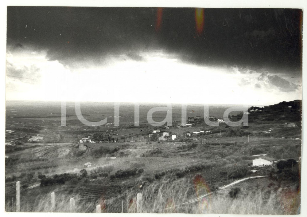 Fotografia d epoca originale 1974 GENZANO DI ROMA Tempesta in arrivo sulla pianura laziale  Foto VINTAGE 1