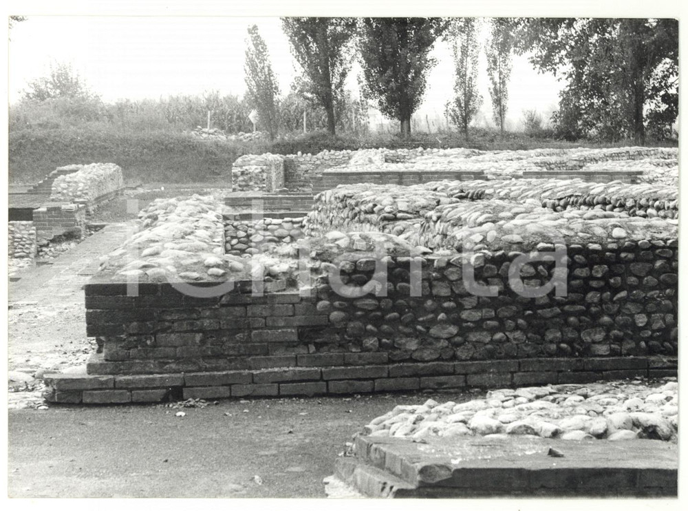 Fotografia d epoca originale 1981 BENE VAGIENNA CN Rovine del Teatro Romano  Foto 18x13 cm 1