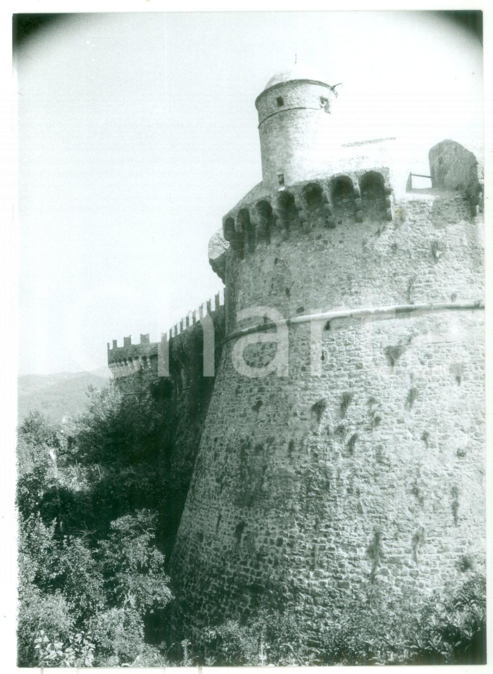 Fotografia d epoca originale 1981 SARZANA Veduta dei torrioni della FORTEZZA DI SARZANELLO Foto VINTAGE 1