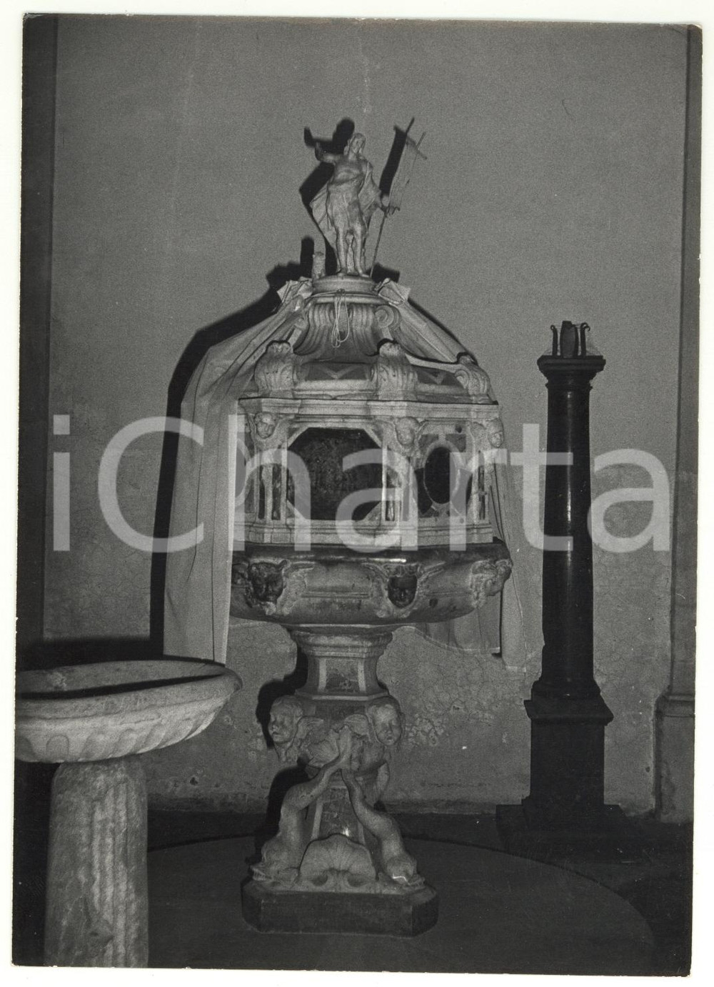 Fotografia d epoca originale 1979 CIVITA CASTELLANA VT Fonte battesimale del Duomo di SANTA MARIA MAGGIORE 1