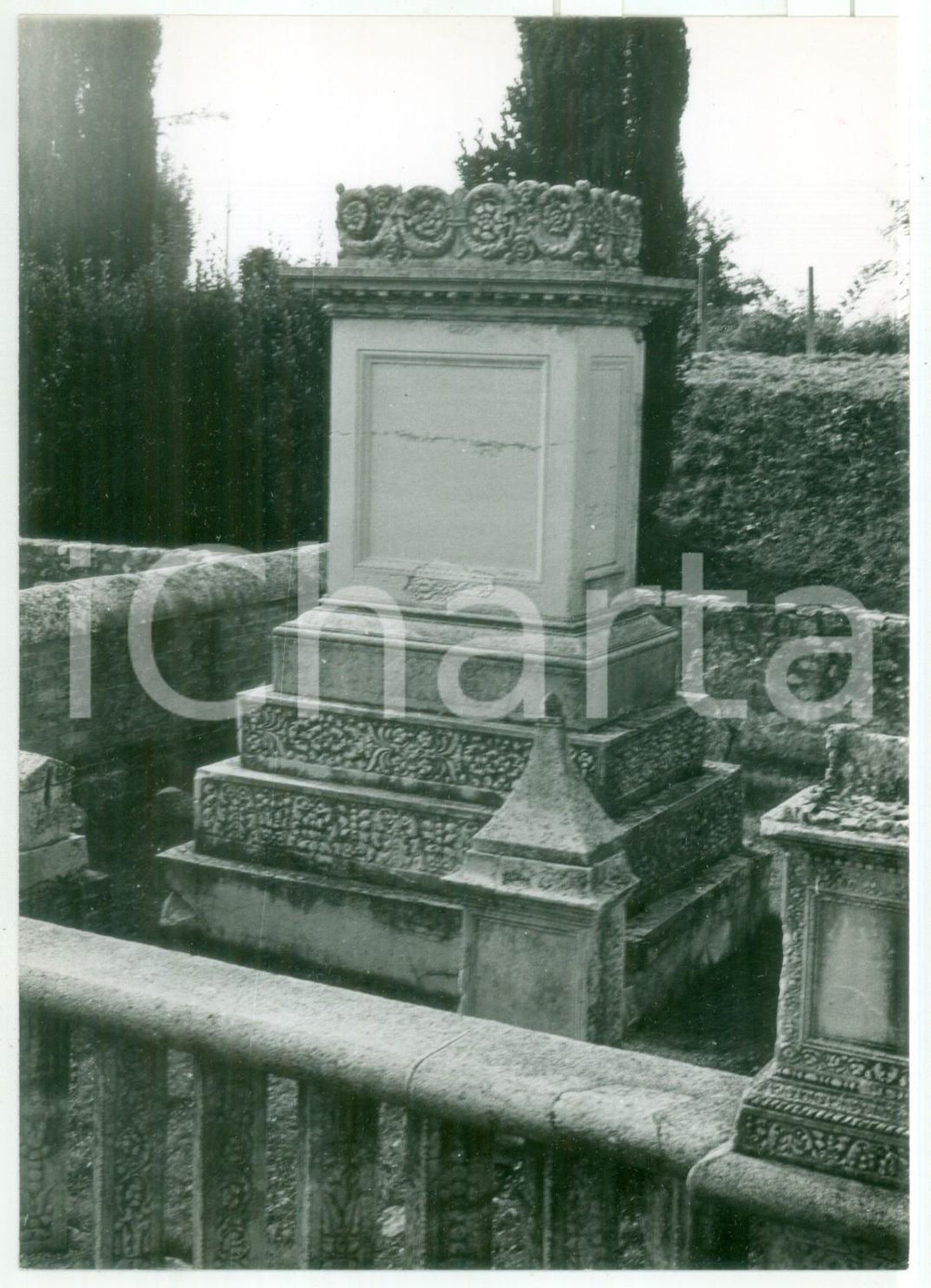 Fotografia d epoca originale 1979 AQUILEIA Area archeologica  Tomba del Sepolcreto romano Foto VINTAGE 1