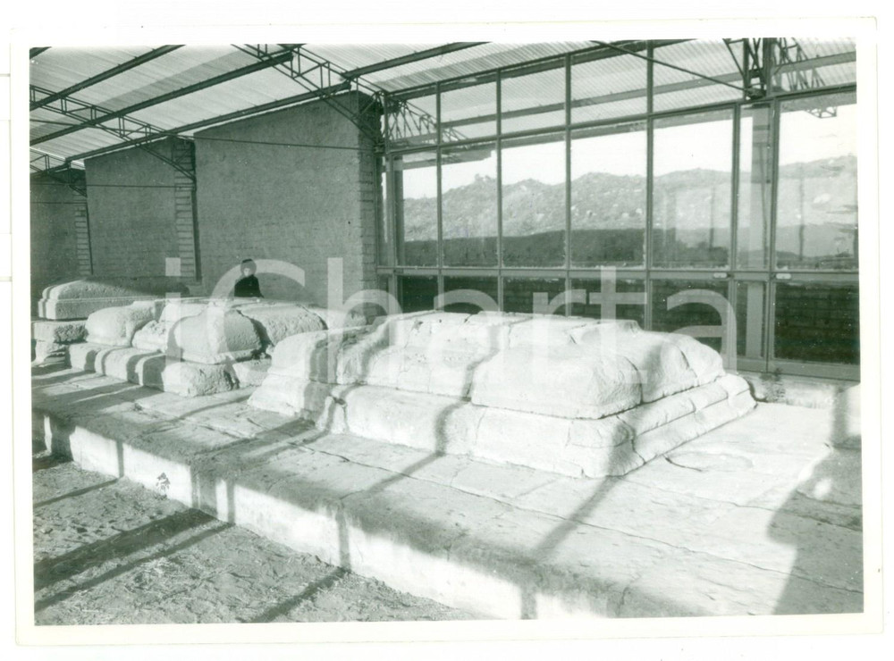 Fotografia d epoca originale 1972 POMEZIA Resti altari della cittÃ  di LAVINIUM  Foto ANIMATA 18x13 1