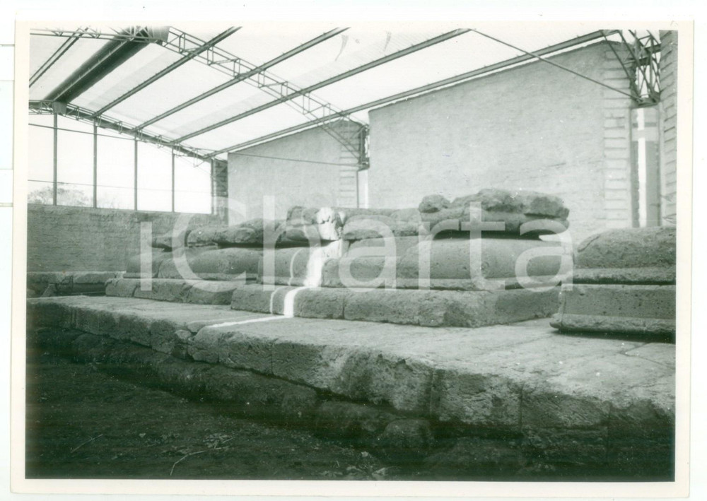 Fotografia d epoca originale 1972 POMEZIA Rovine altari della cittÃ  di LAVINIUM  Fotografia VINTAGE 18x13 1