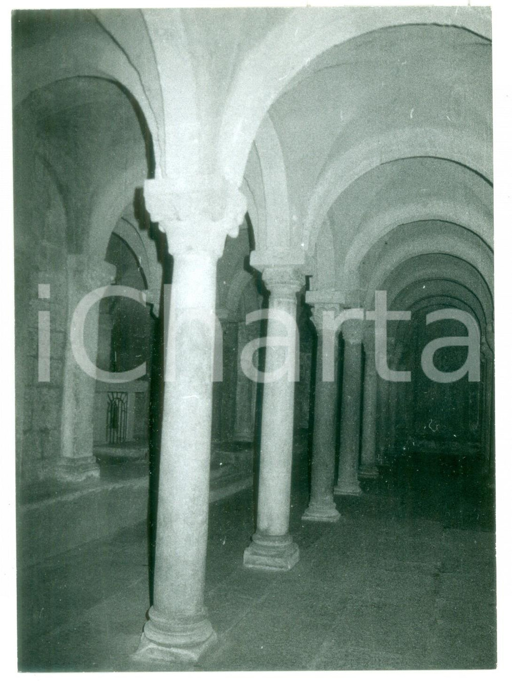 Fotografia d epoca originale 1980 NEPI VT Colonnato cripta del duomo Santa Maria Assunta  Fotografia 1