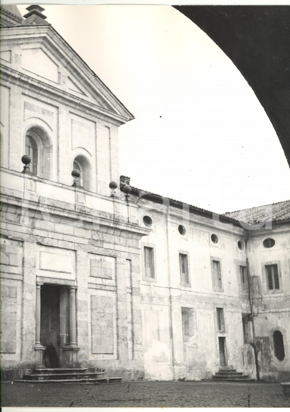 Fotografia d epoca originale 1971 COLLEPARDO Certosa di TRISULTI  Facciata della chiesa di SAN BARTOLOMEO 1