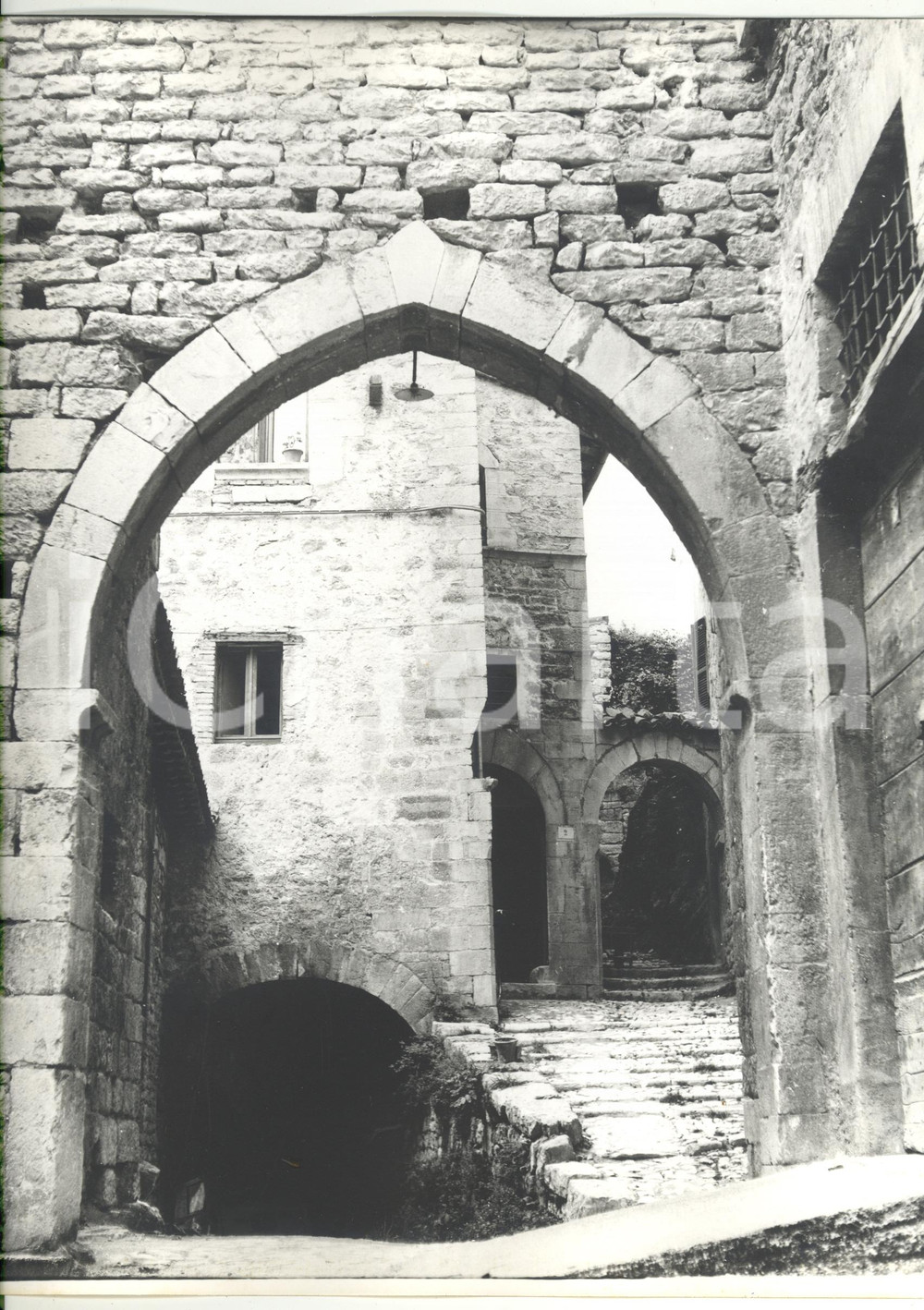 Fotografia d epoca originale 1977 VISSO MC Scorcio caratteristico della PORTA USSITANA  Foto ARTISTICA 1