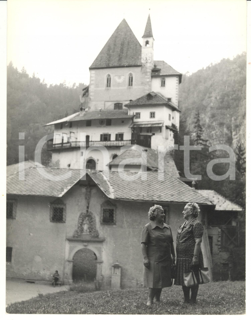 Fotografia d epoca originale 1979 COREDO Veduta del Santuario di San Romedio  Foto ANIMATA 24x18 cm 1