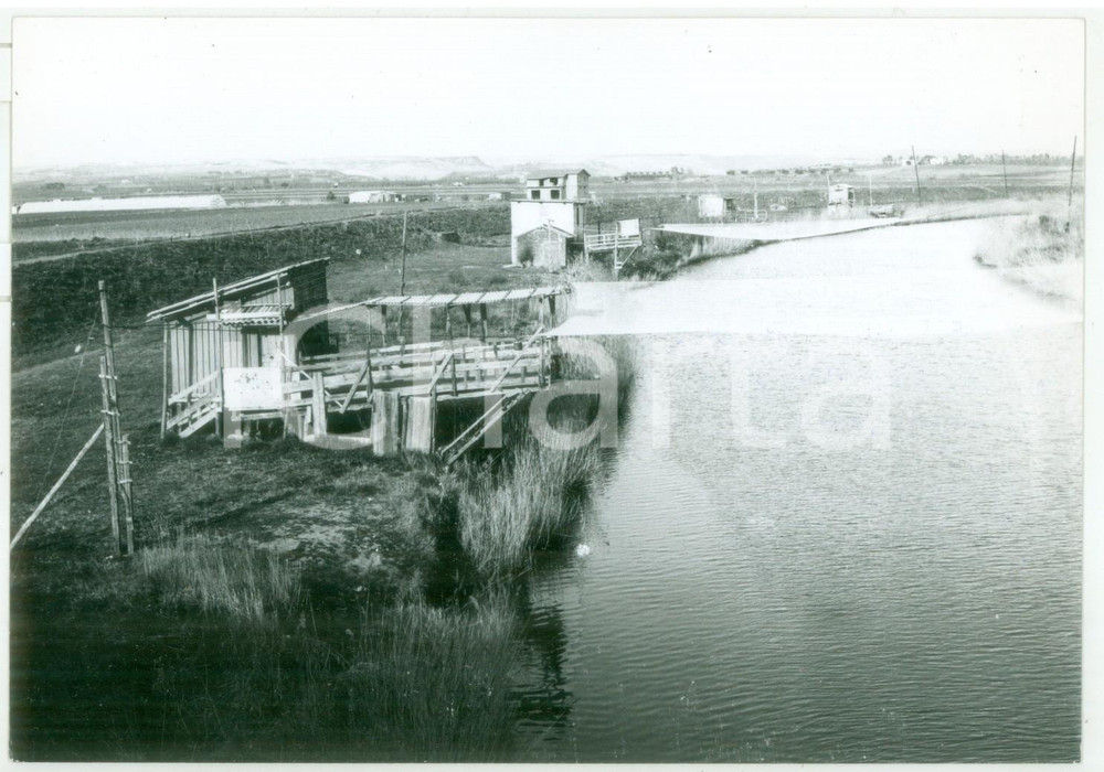 Fotografia d epoca originale 1981 VITERBO Reti da pesca sul fiume MIGNONE  Fotografia VINTAGE 18x13 cm 1