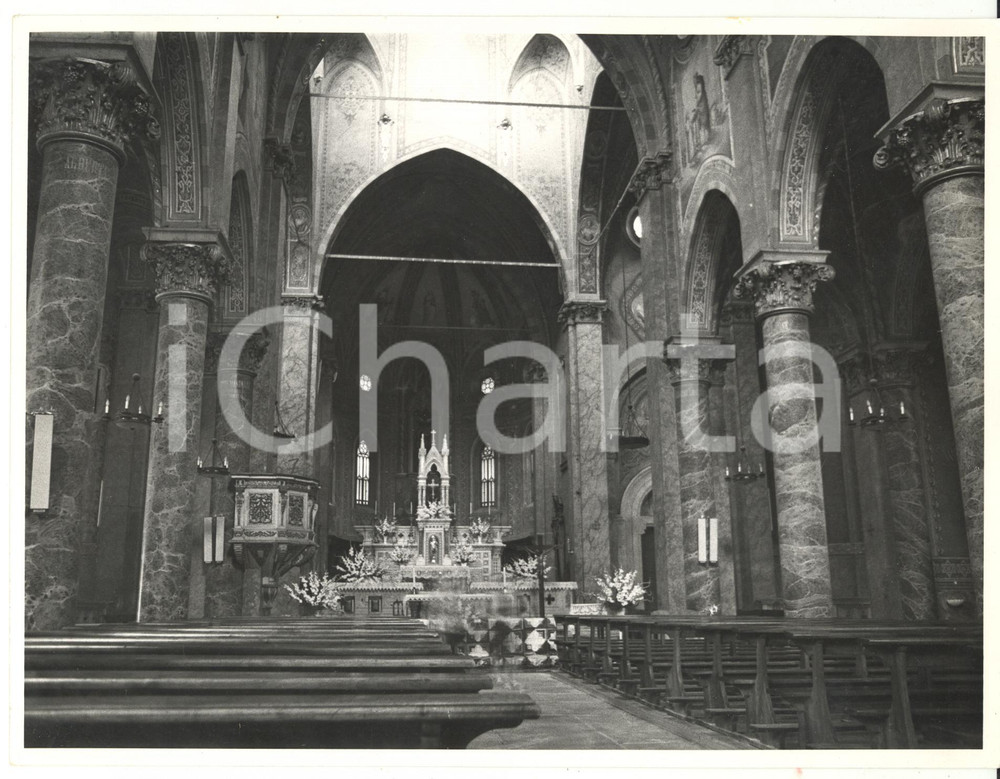 Fotografia d epoca originale 1972 VOGOGNA Navata della Chiesa Parrocchiale del Sacro Cuore di GesÃ¹ Foto 1