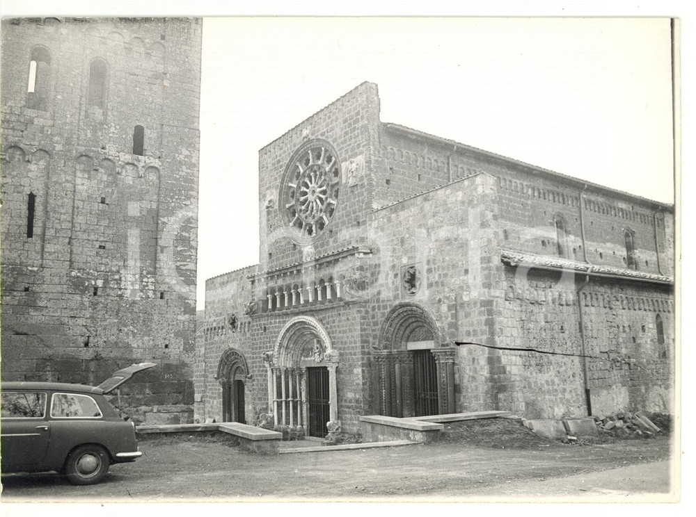 Fotografia d epoca originale 1973 TUSCANIA VT Facciata Chiesa di Santa Maria Maggiore Foto VINTAGE 18x13 1