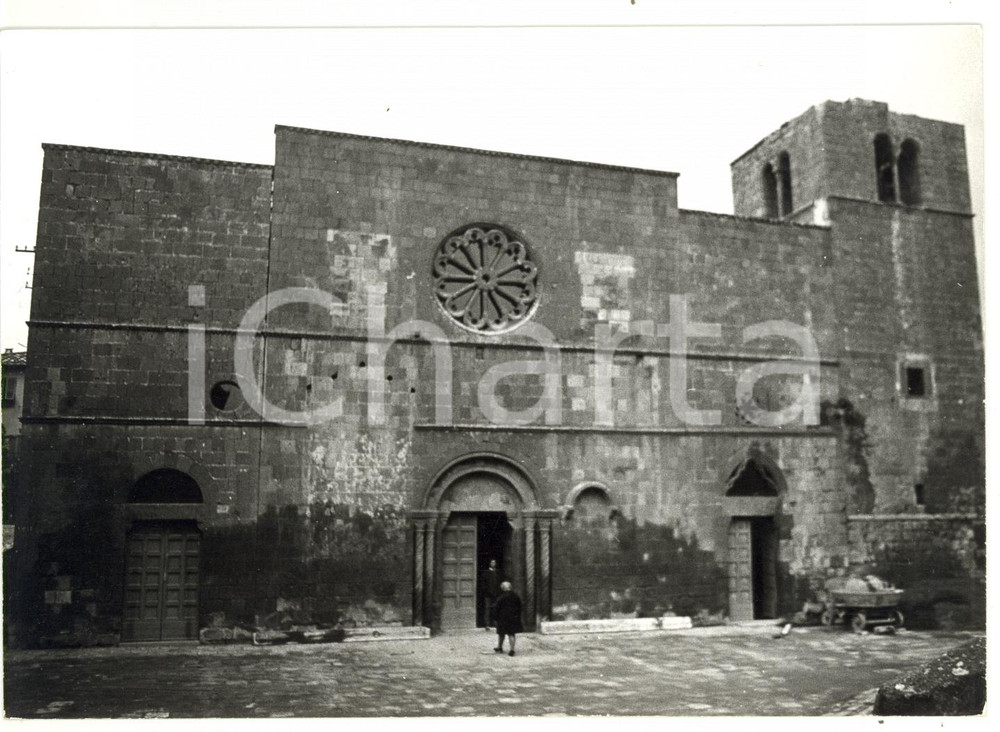 Fotografia d epoca originale 1973 TUSCANIA VT Chiesa di Santa Maria della Rosa Foto ANIMATA 18x13 1