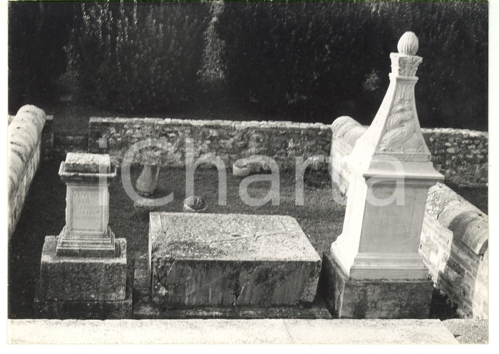 Fotografia d epoca originale 1979 AQUILEIA UD Area archeologica  Tomba del SEPOLCRETO ROMANO Foto 1