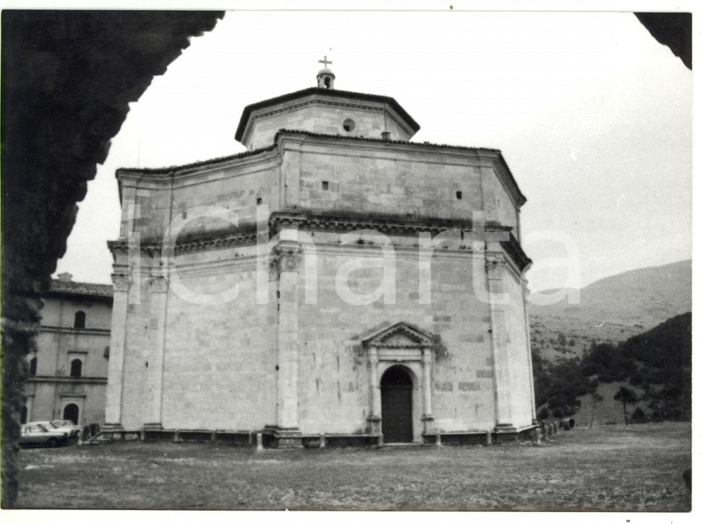 Fotografia d epoca originale 1978 VISSO Scorcio del Santuario di Macereto Foto VINTAGE 18x13 1