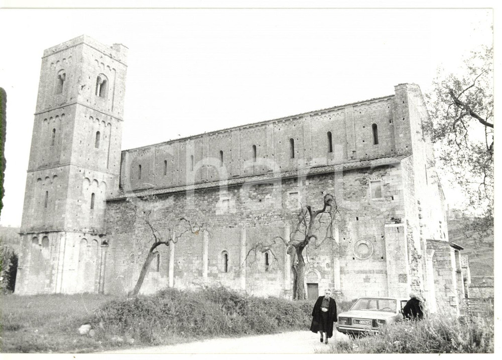 Fotografia d epoca originale 1980 MONTALCINO  CASTELNUOVO DELL ABATE Abbazia di Sant Antimo  Campanile 1