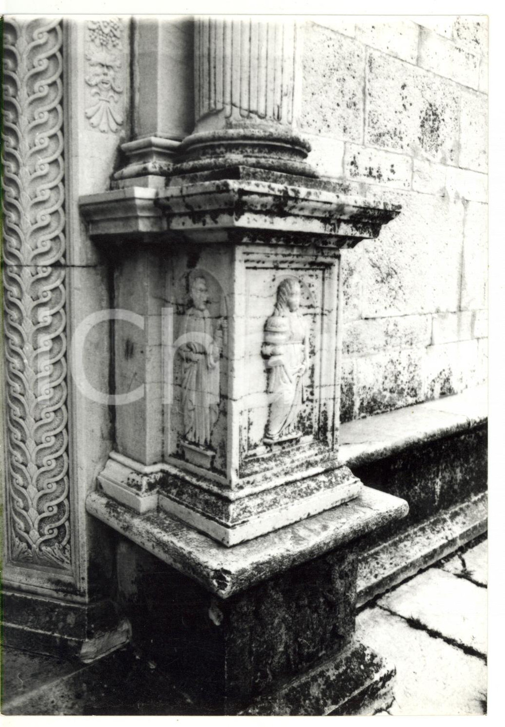 Fotografia d epoca originale 1978 VISSO  SANTUARIO DI MACERETO MC Dettaglio del portale  Foto 13x18 cm 1