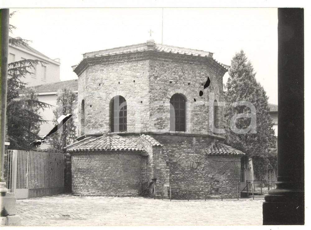 Fotografia d epoca originale 1979 RAVENNA Battistero degli Ariani  Veduta panoramica Foto VINTAGE 18x13 1