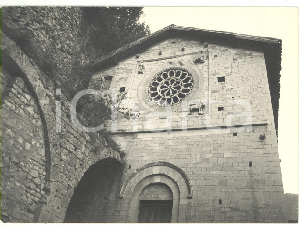 Fotografia d epoca originale 1977 PRECI PG Abbazia di Sant Eutizio  Scorcio della facciata Foto VINTAGE 1