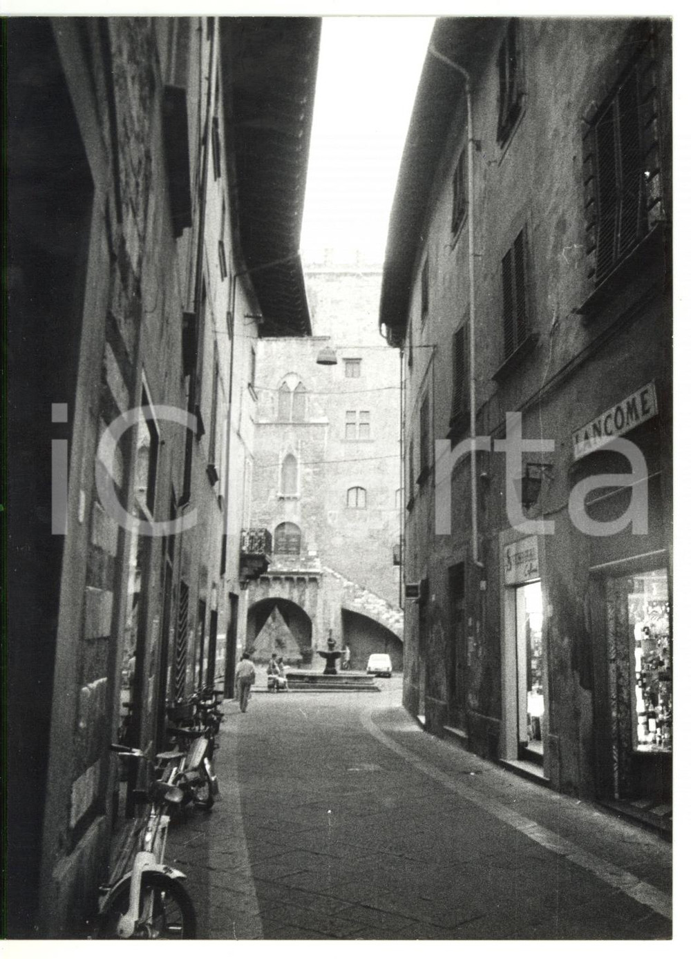 Fotografia d epoca originale 1980 PRATO Via Benedetto Cairoli  Scorcio caratteristico con Palazzo Pretorio 1
