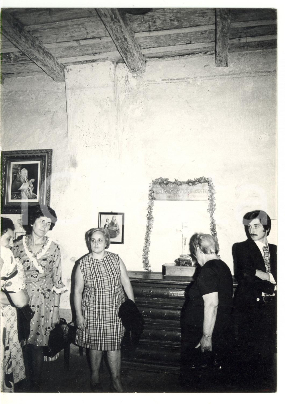 Fotografia d epoca originale 1973 SOTTO IL MONTE GIOVANNI XXIII BG Visita alla casa natale del Papa Foto 1